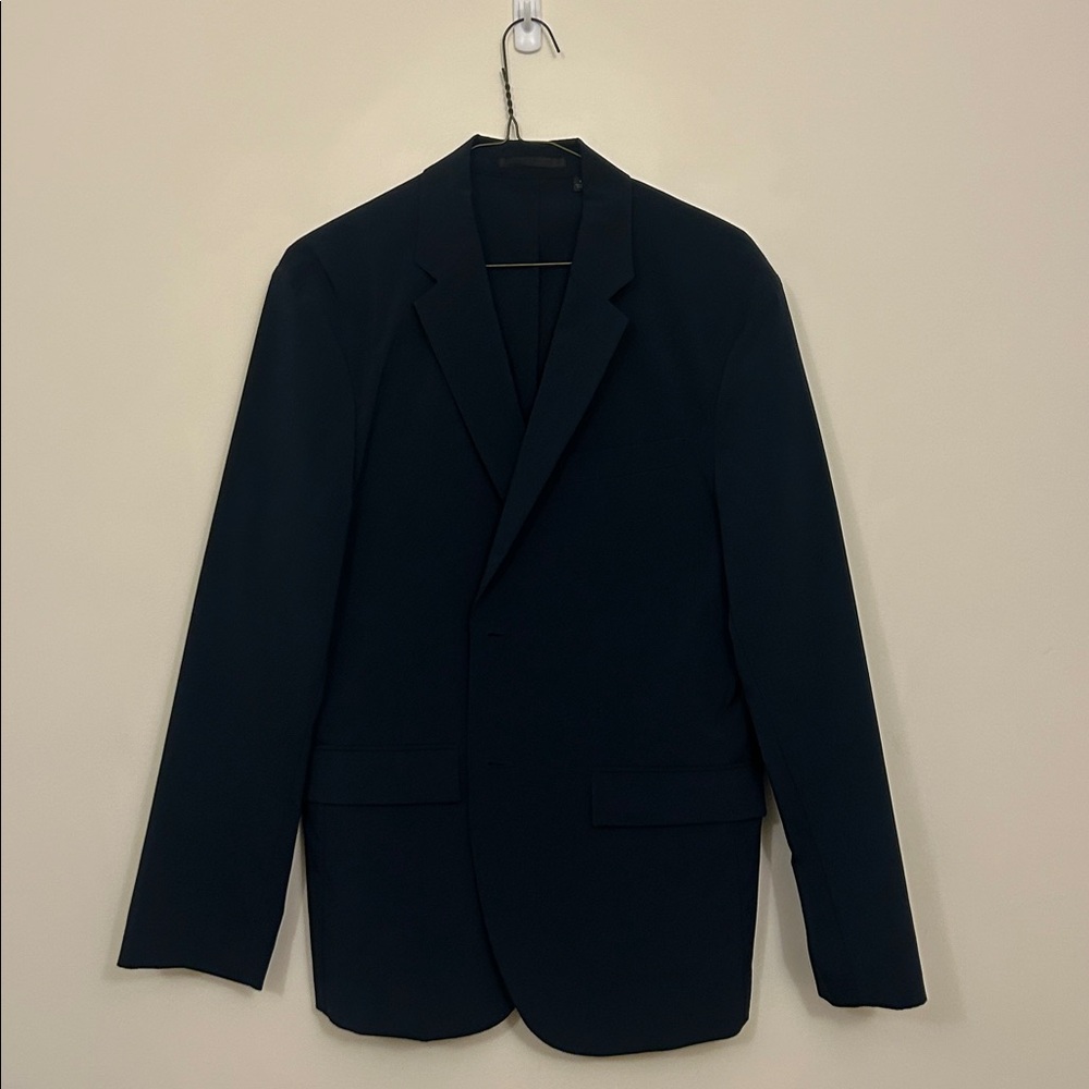 Uniqlo Men’s Navy and Gray Kando Ultralight Blazers & Seersucker Jacket Small